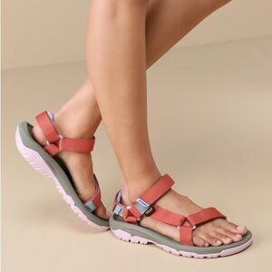 NWT Teva Hurricane XLT2 Sandals